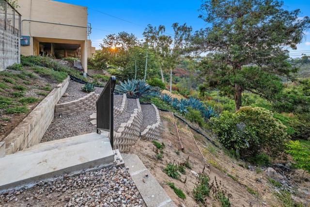 4386 Argos Dr, San Diego CA: https://media.crmls.org/mediaz/9be3dbfc-ef71-4932-b1cd-049b4a4c254c.jpg