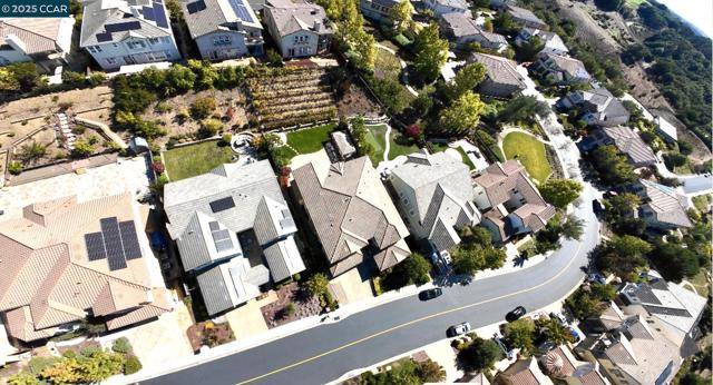 130 Arundel Dr, Hayward CA: https://media.crmls.org/mediaz/9be3e68a-efa8-4554-958d-7a73ff3894bc.jpg