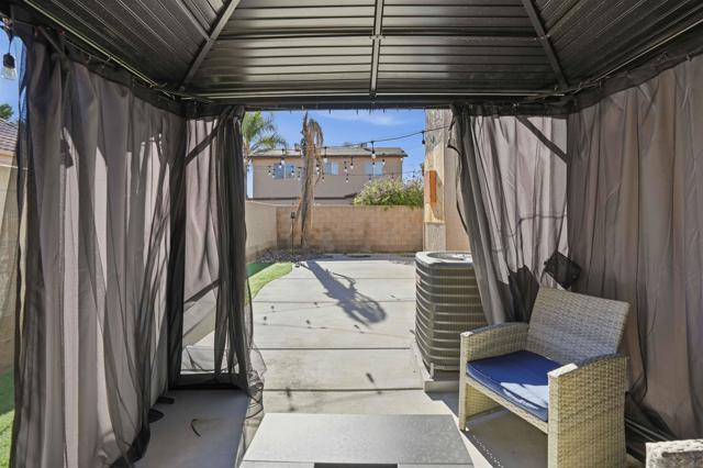 998 Hillcrest St, Hemet CA: https://media.crmls.org/mediaz/9be45bbf-7fd0-47e1-9fd0-1cbceb515de1.jpg