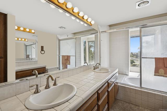 4006 Layang Layang Circle, Carlsbad CA: https://media.crmls.org/mediaz/9be49146-094b-4c53-89ab-e1c86d57462b.jpg
