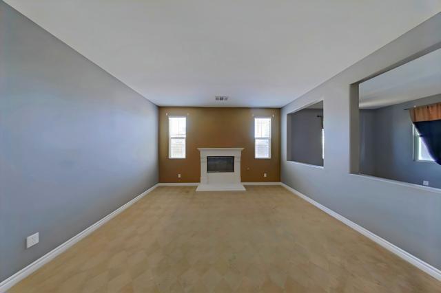 2300 Thorncroft Circle, Palmdale CA: https://media.crmls.org/mediaz/9be51a99-399f-4719-b557-f091fbb4b6c6.jpg