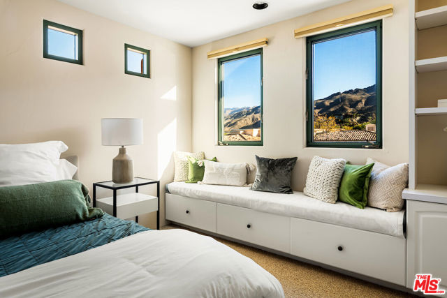 136 Netas Drive, Palm Desert CA: https://media.crmls.org/mediaz/9be6323b-8d31-45d7-badd-e7ec19fb4d0c.jpg