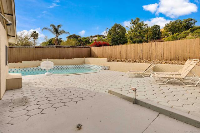 5170 Randlett Dr, La Mesa CA: https://media.crmls.org/mediaz/9be64072-e6ea-49ef-8447-4d5b705faf5a.jpg