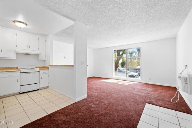 Detail Gallery Image 5 of 14 For 13040 Dronfield Ave #3,  Sylmar,  CA 91342 - 1 Beds | 1 Baths