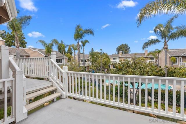 8585 Via Mallorca, La Jolla CA: https://media.crmls.org/mediaz/9be70495-41f3-424d-8556-202e4ab4adbf.jpg