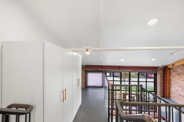 1501 37th Avenue, Oakland CA: https://media.crmls.org/mediaz/9be7d3e7-136c-4ccb-a773-35025dd499a4.jpg