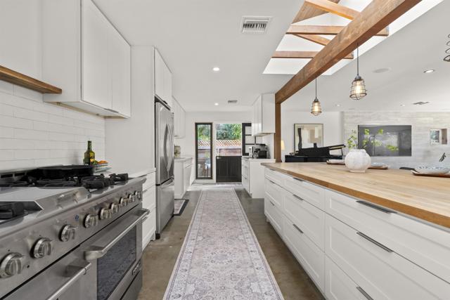 Detail Gallery Image 24 of 64 For 3235 Donna Dr, Carlsbad,  CA 92008 - 4 Beds | 2 Baths