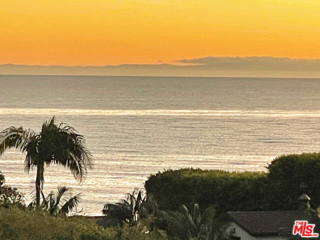 1601 Alisa Estate, Santa Barbara CA: https://media.crmls.org/mediaz/9be7e96d-4b9a-403d-aac4-60aeb2b9431e.jpg