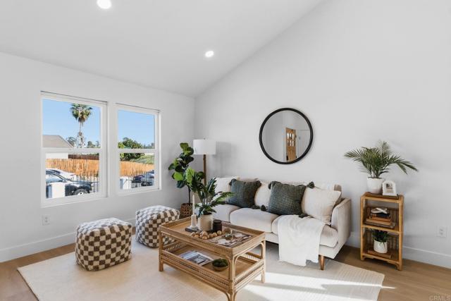 Detail Gallery Image 4 of 31 For 190 61st Street, San Diego,  CA 92114 - 5 Beds | 2 Baths