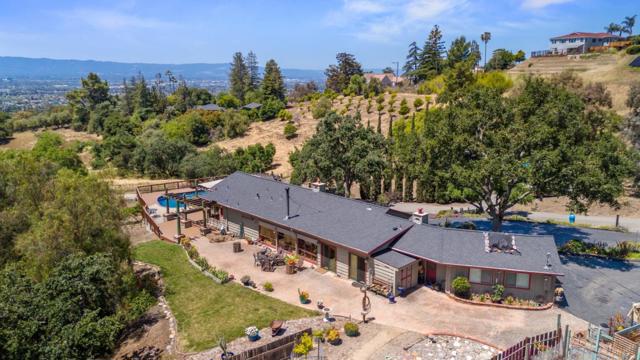 15946 Camino Vista Way, San Jose CA: https://media.crmls.org/mediaz/9be8fc0c-efec-46ac-9cd7-4dd554e0de77.jpg