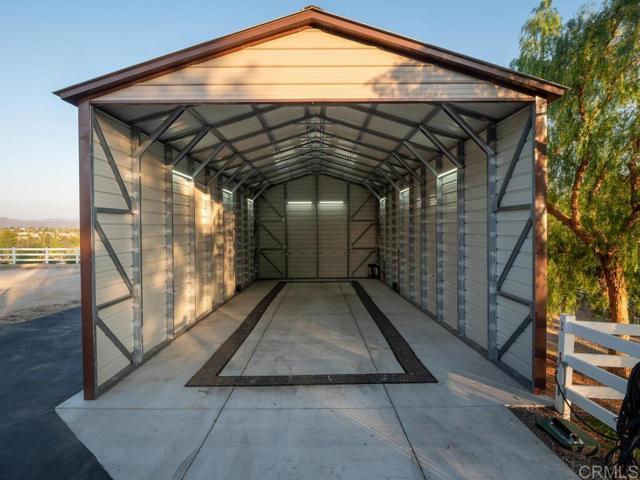 31755 Rancho Vista Road, Temecula CA: https://media.crmls.org/mediaz/9be93ef7-156f-4e3c-928d-7de674621722.jpg