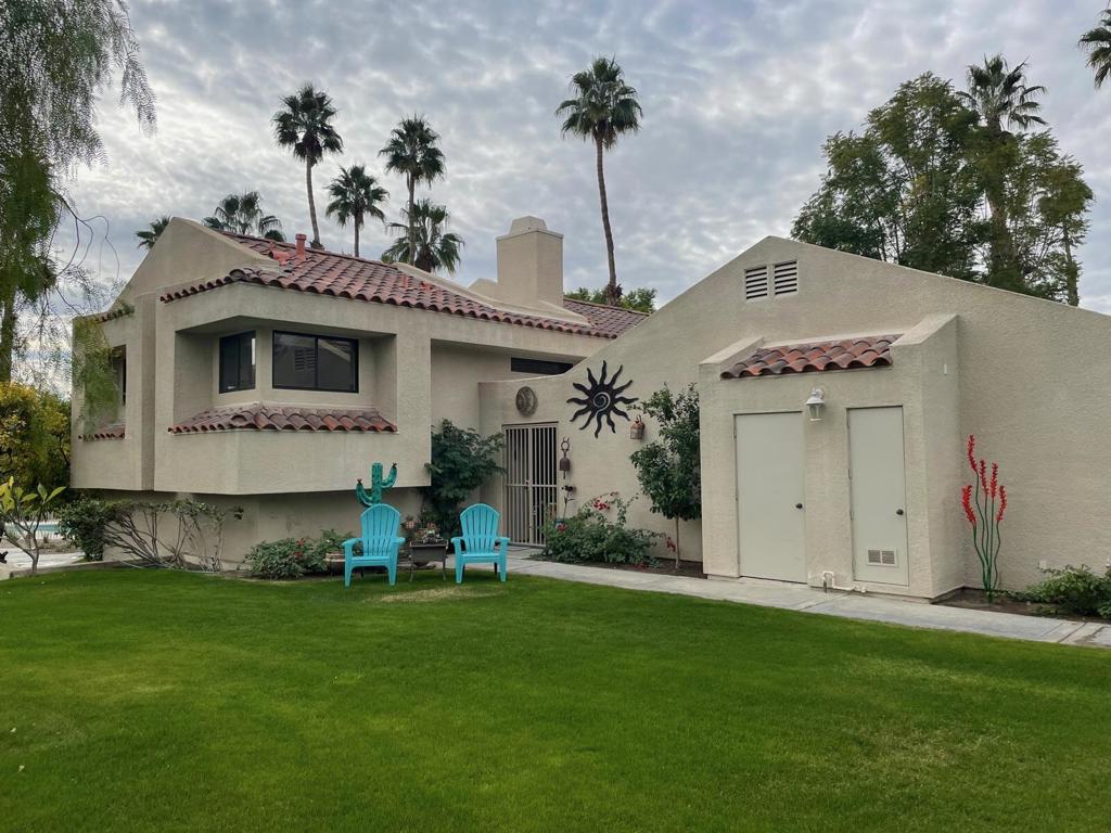 8 Mission Court