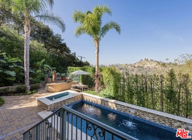 3110 Benedict Canyon Drive, Beverly Hills CA: https://media.crmls.org/mediaz/9beaa22a-ba5a-4aaa-a6b3-f4852813344a.jpg