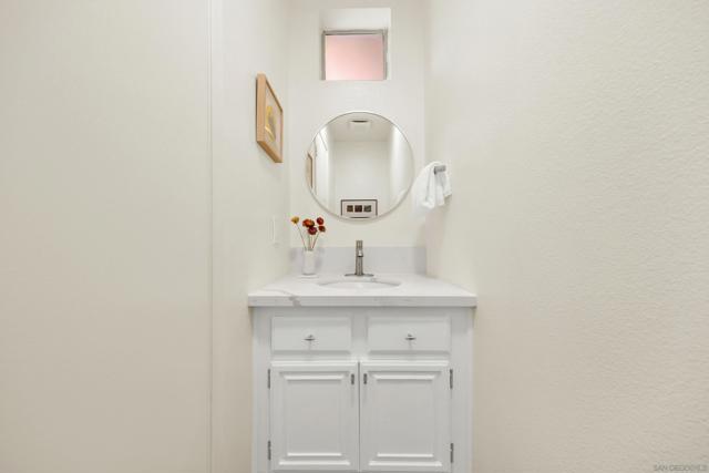 1122 Grape St, San Marcos CA: https://media.crmls.org/mediaz/9beb25d3-5e3d-4c63-b3d6-91ce231e9268.jpg