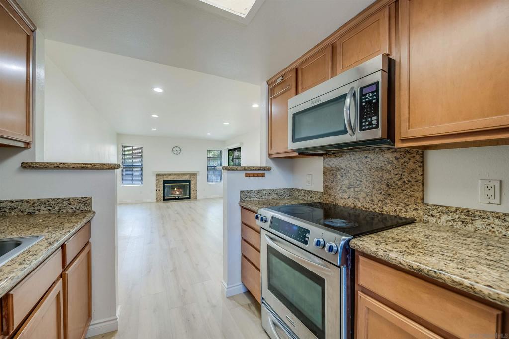 12051 Alta Carmel Ct - photo 10