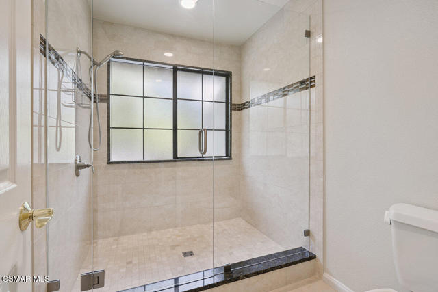 2619 Calle Hermosa, Thousand Oaks CA: https://media.crmls.org/mediaz/9beb9d6b-24f9-45b5-b907-b156189686e4.jpg