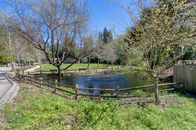 41 Grandview Avenue, Felton CA: https://media.crmls.org/mediaz/9bebadfc-516e-4663-b7e5-f8391be5c9cf.jpg