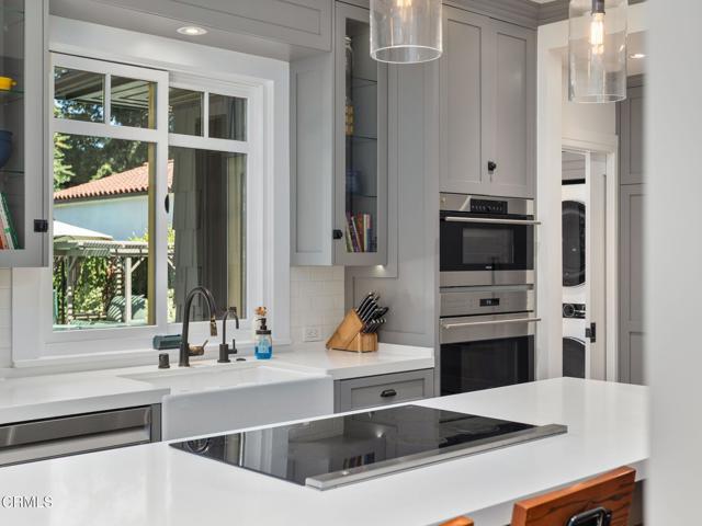 1327 Campbell Street, Glendale CA: https://media.crmls.org/mediaz/9bebb06e-99a4-4a83-841f-69783785c830.jpg