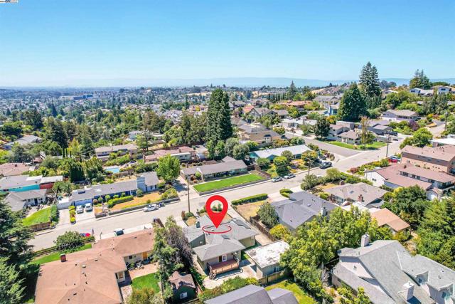 17526 Parker Rd, Castro Valley CA: https://media.crmls.org/mediaz/9bec03e8-5d19-4bb4-adc0-15a27c01aa4a.jpg