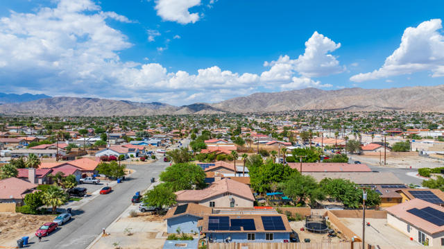 13576 La Mesa Drive, Desert Hot Springs CA: https://media.crmls.org/mediaz/9bec2071-8cb0-40bb-bc83-144b9e7e67cf.jpg