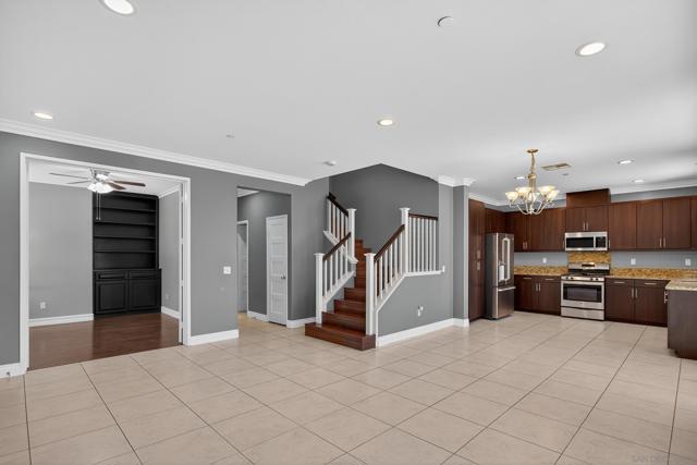 Image 5 of 37 For 42921 Avenida Amistad