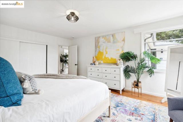 342 El Toyonal, Orinda CA: https://media.crmls.org/mediaz/9bed28c1-1350-43e6-9e9f-8884b7ed0856.jpg