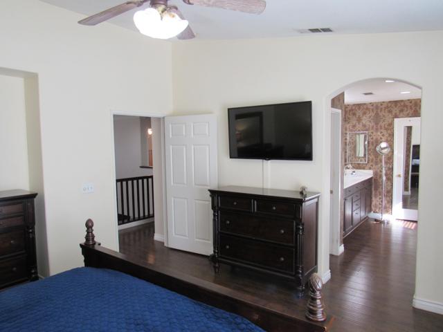 7420 Valley Meadow Avenue, Eastvale CA: https://media.crmls.org/mediaz/9bed424d-92c0-484b-b691-c868ef08e4d9.jpg