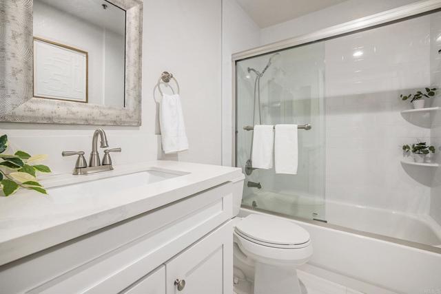 Detail Gallery Image 5 of 12 For 5605 Friars Rd #270,  San Diego,  CA 92110 - 2 Beds | 2 Baths