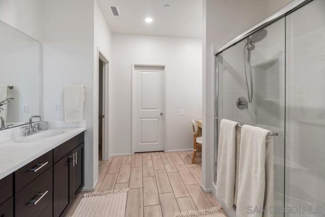 1569 Wildgrove Way, Vista CA: https://media.crmls.org/mediaz/9bed69f1-0589-4e87-a4b0-71e976ec7730.jpg