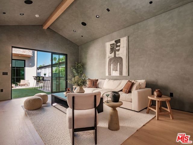 Image 59 of 69 For 11746 Blix Street