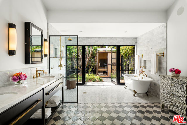28837 Grayfox Street, Malibu CA: https://media.crmls.org/mediaz/9bedf2f4-1a2b-4b25-9e36-f96805d3230b.jpg