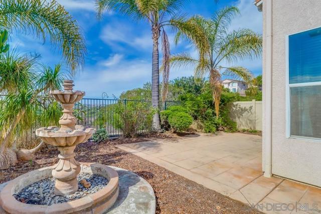 1270 El Cortez Ct, Chula Vista CA: https://media.crmls.org/mediaz/9bee17e5-7461-498b-aa57-47d6f4f50af9.jpg