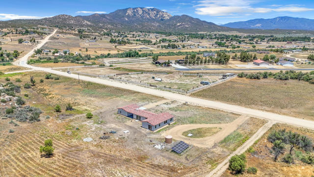 41265 Lakeshore Boulevard, Aguanga CA: https://media.crmls.org/mediaz/9bef6129-741a-48cd-baf5-1229636d743b.jpg