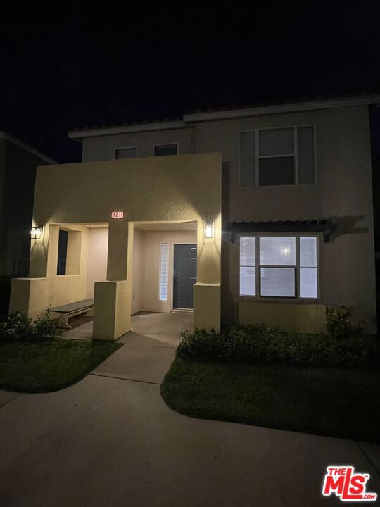 121 Cancion Way, Los Angeles CA: https://media.crmls.org/mediaz/9bef7268-e7d3-4d9f-a30a-cbf19a307119.jpg