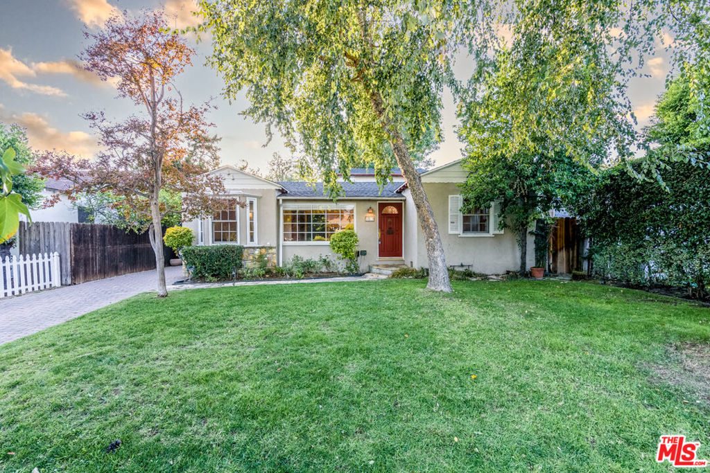 4519 VAN NOORD Avenue