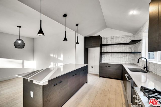 4122 S Bronson Avenue, Los Angeles CA: https://media.crmls.org/mediaz/9bf00403-2baf-471f-8672-dae4016d9b24.jpg