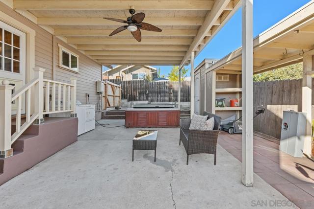 2707 Sweetwater Rd, Spring Valley CA: https://media.crmls.org/mediaz/9bf01c0b-d709-4bdd-a829-e2d845eb2830.jpg