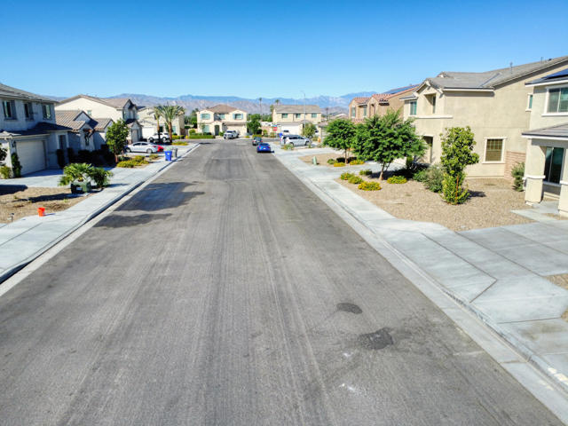 84440 Calle Chavez, Coachella CA: https://media.crmls.org/mediaz/9bf022c2-7981-43d5-b0c8-e7333288a0c2.jpg