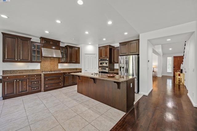 6278 Murdock Way, San Ramon CA: https://media.crmls.org/mediaz/9bf10fe0-acec-424e-8f7f-3e0cfef5f021.jpg