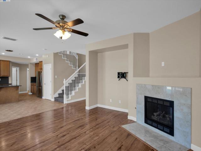 1413 Angus St, Patterson CA: https://media.crmls.org/mediaz/9bf180ee-d0a9-437f-b2be-f91a997d197d.jpg
