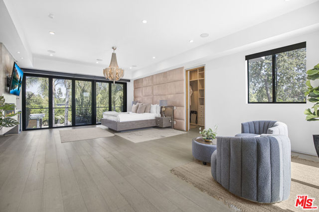 5304 Louise Avenue, Encino CA: https://media.crmls.org/mediaz/9bf220a4-b5a5-49c7-a375-031d388eb2c4.jpg