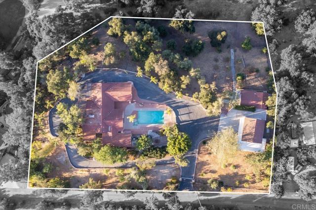 748 Old Oak Ridge, San Marcos CA: https://media.crmls.org/mediaz/9bf26a0c-d6f0-4fda-a189-e26691f1bf6f.jpg