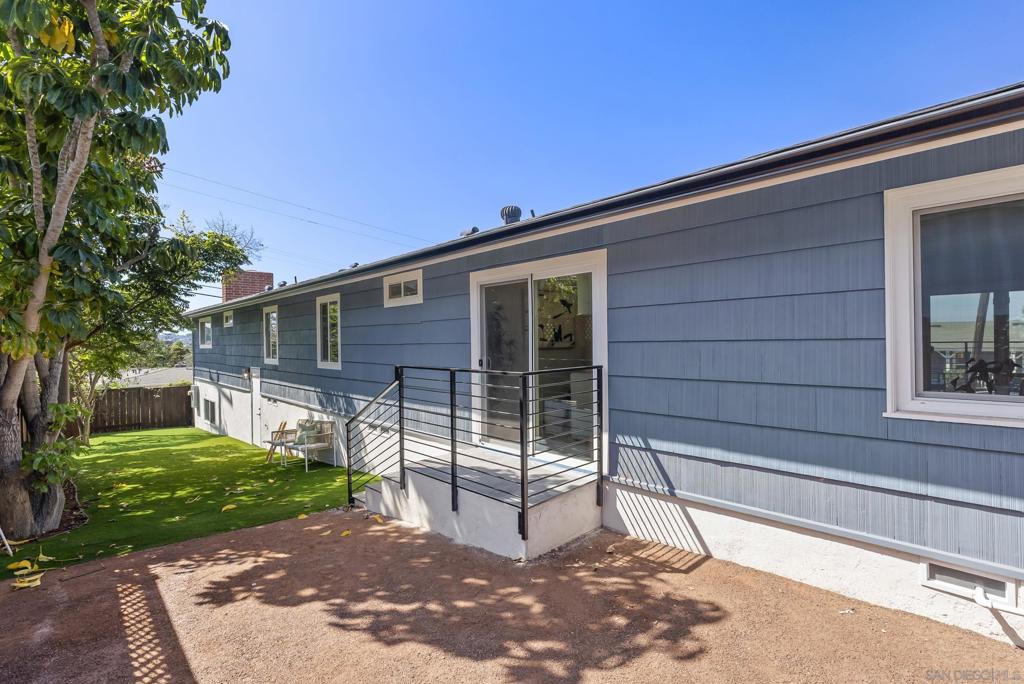 2175 Clove St - photo 19
