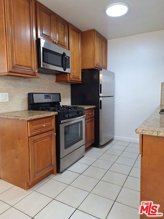 3610 Beethoven Street, Los Angeles CA: https://media.crmls.org/mediaz/9bf2feb1-598e-4697-99c5-9e3122e5eb03.jpg