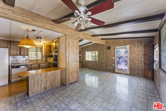 6545 Wilbur Avenue, 18 photo 4