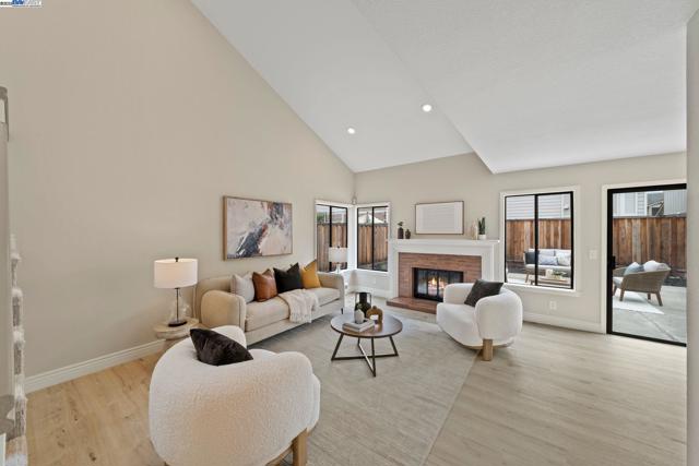 3664 Thrush Terrace, Fremont CA: https://media.crmls.org/mediaz/9bf47a2d-eee2-41e0-aac4-7fe332ec52f6.jpg