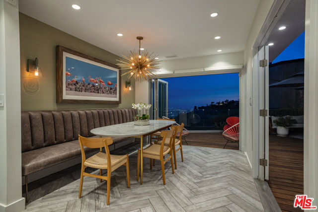 2137 Sunset Plaza Drive, Los Angeles CA: https://media.crmls.org/mediaz/9bf487d3-b3a4-4c92-a253-c7316696e675.jpg