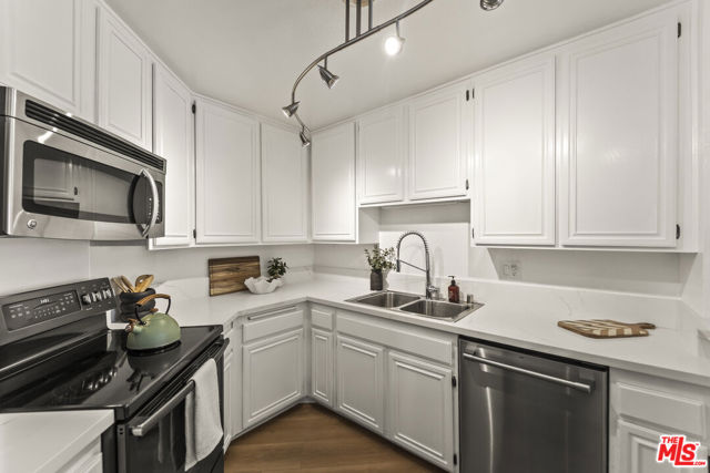 4589 Via Marisol, Los Angeles CA: https://media.crmls.org/mediaz/9bf51c54-057d-4c9f-80c6-448bcfb93d9e.jpg