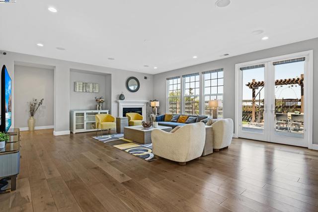 5719 Dimas Ct, Pleasanton CA: https://media.crmls.org/mediaz/9bf562cf-6eea-4707-8a46-167486341e0f.jpg