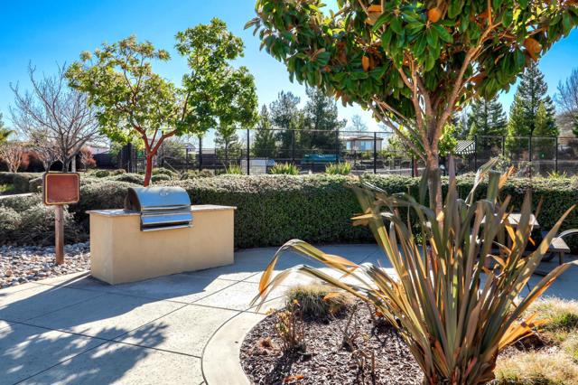7634 Alister Court, Gilroy CA: https://media.crmls.org/mediaz/9bf5961f-5d7d-4154-8b6b-77ae1891e234.jpg